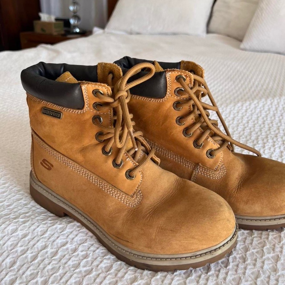 Sketchers timberlands